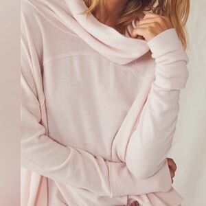 Free People cowl neck shirt NWT. Sz xs